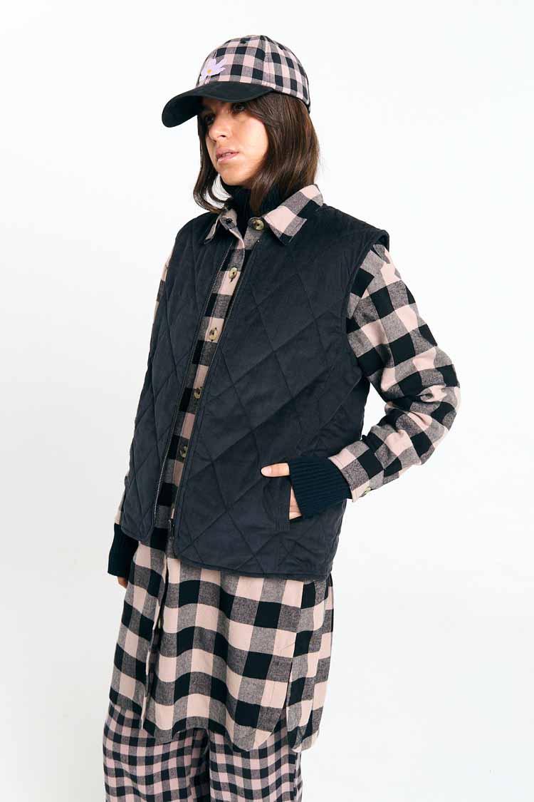 Suite13Lab Runa Cap Check Unisex bestickte Cap schwarz weiß